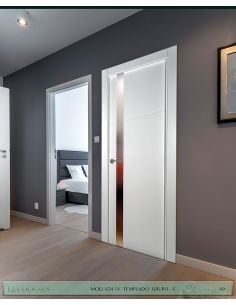 PUERTA LACADA DISEÑO GRUPO C EN BLOCK VIDRIO TEMPLADO 8MM BL MODELO 824 LIA 1V